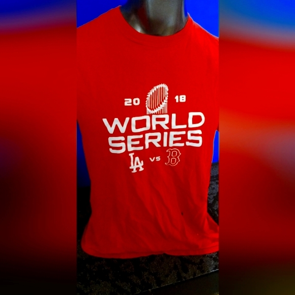 Gildan Other - 2018 World Series Red Graphic Tee - MLB has minor imperfection tiny hole in pic